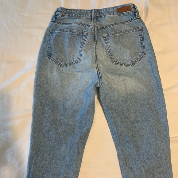 Abercrombie Ripped Girlfriend Jeans - Picture 4 of 4